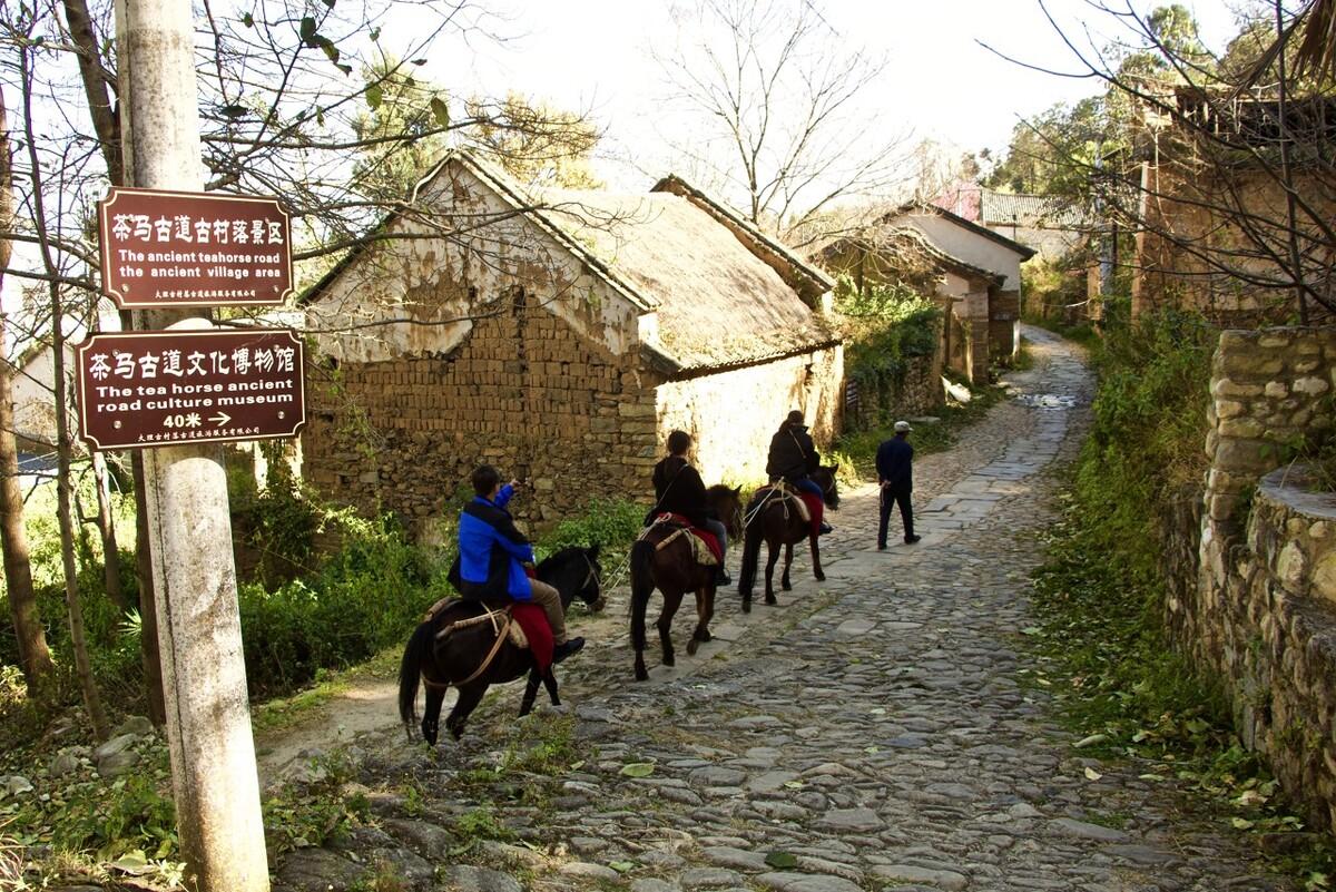 西双版纳风景名胜区是哪里的（ 西双版纳地区名胜古迹、简介）